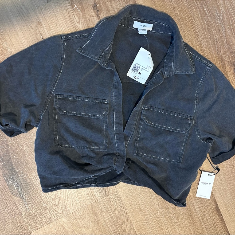 Forever 21 Black Cropped Jacket with Contrast Stitching - Picture 1 of 3